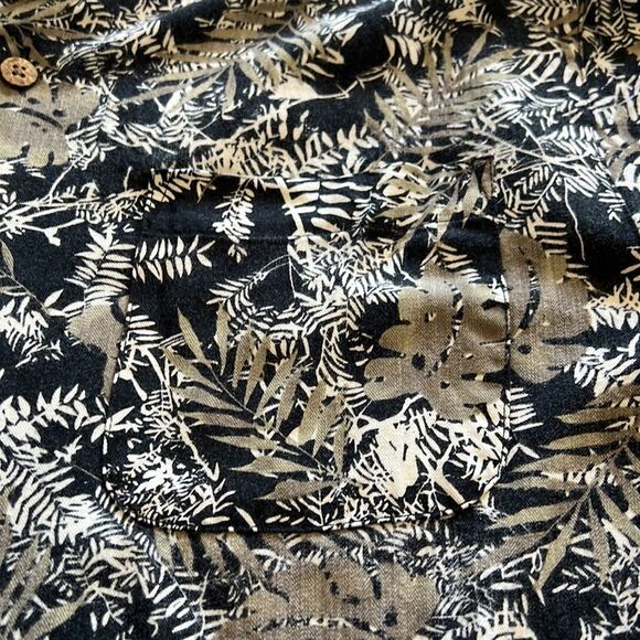 Havana Jacks Cafe Black Tropical Print Shirt Mens Size Medium Button Front - Picture 6 of 9